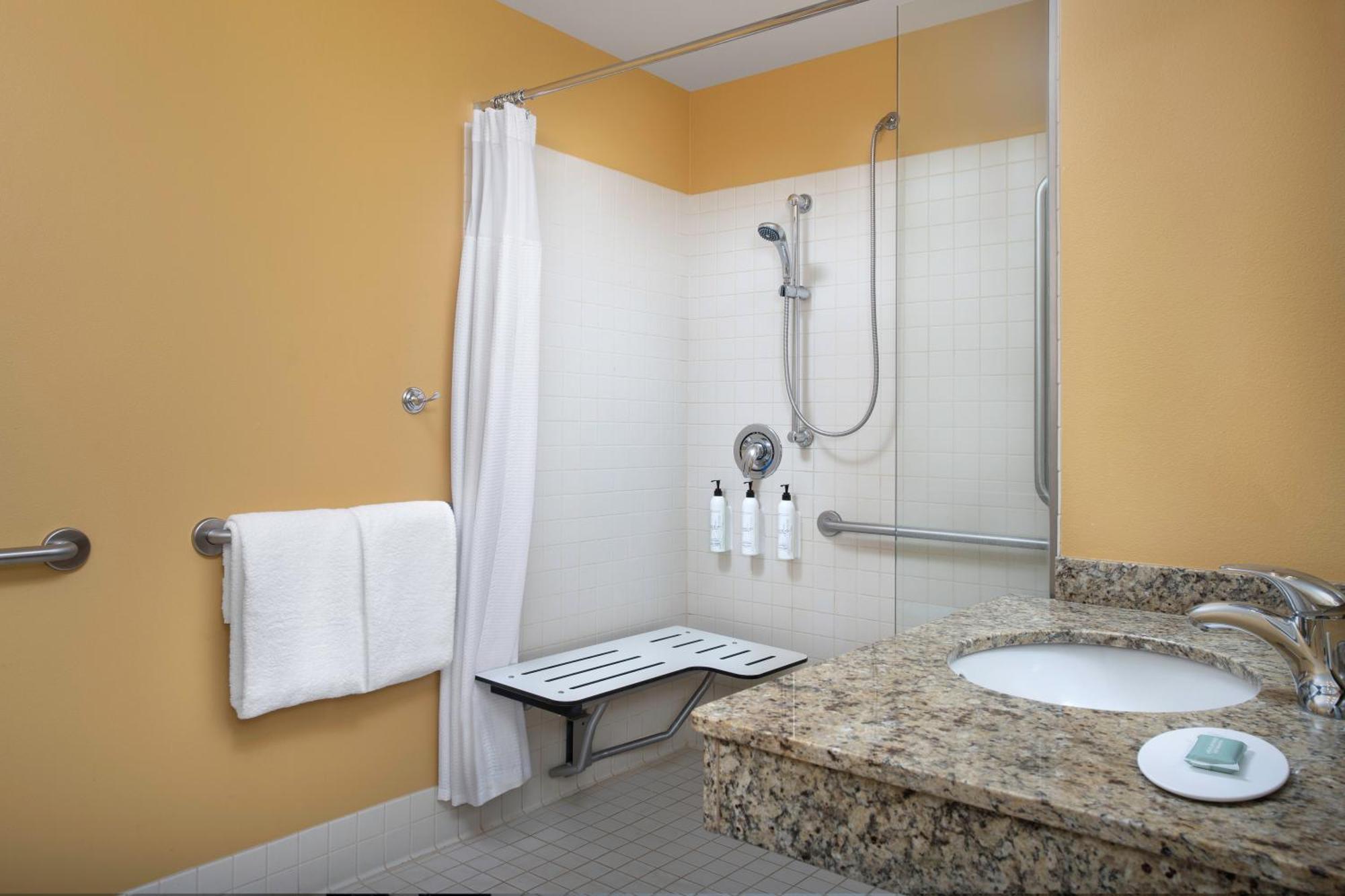 Towneplace By Marriott Suites Portland Vancouver Evergreen Exterior foto